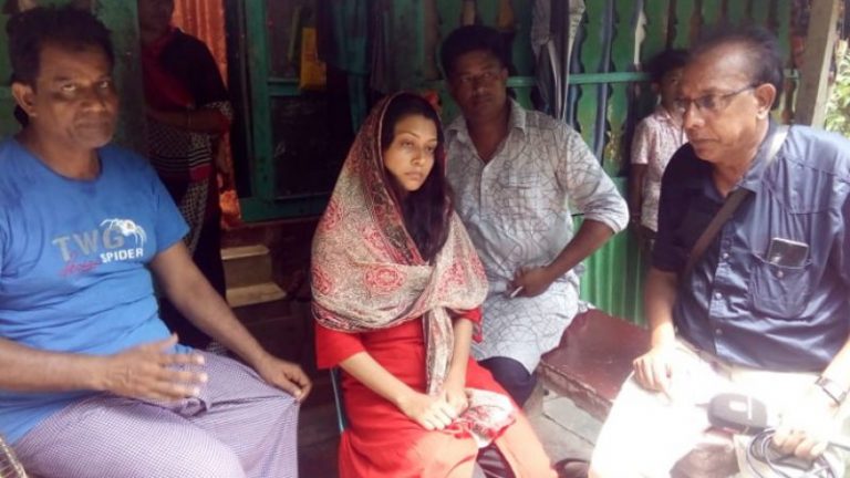 অস্ত্রের ভয় দেখিয়ে নয়ন আমার থেকে সই নিয়েছিলো