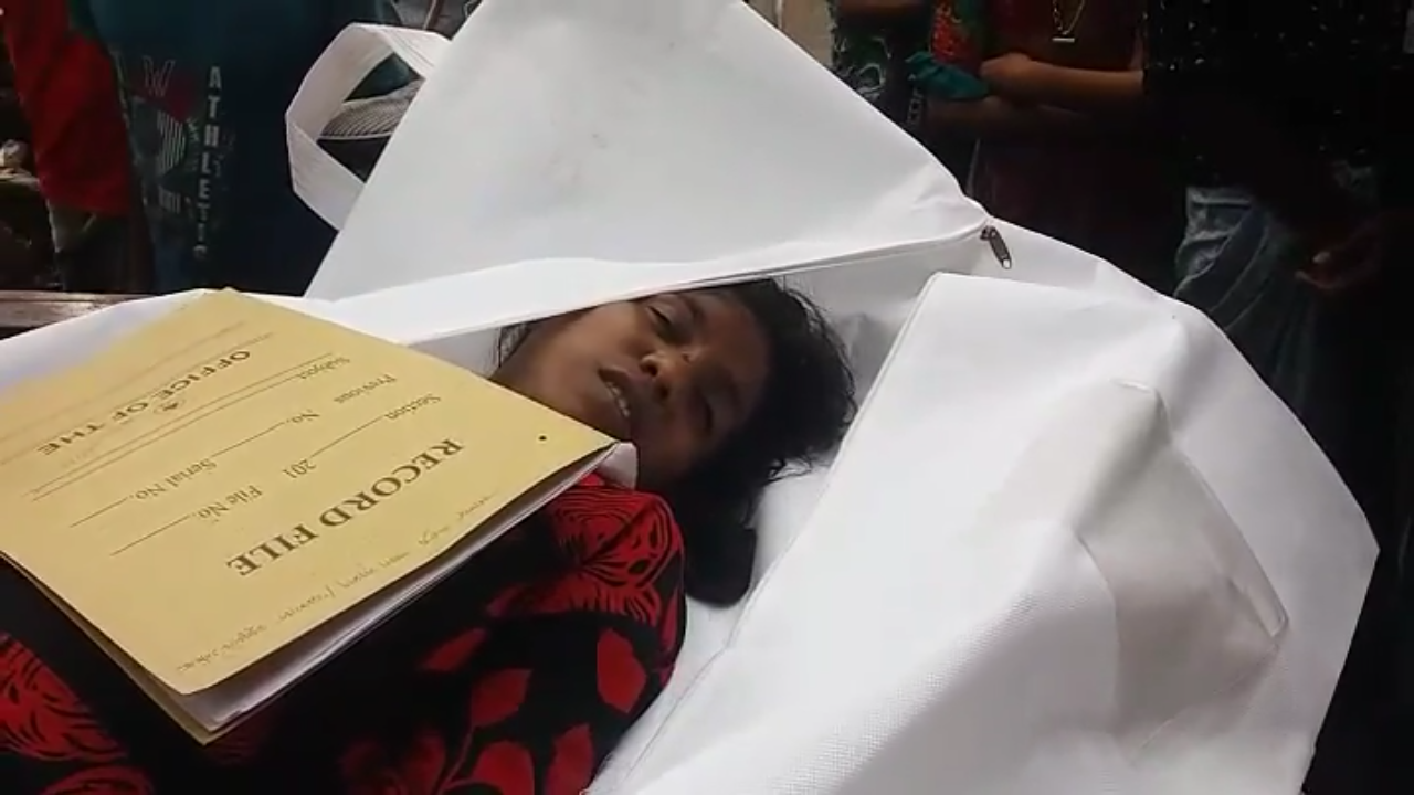 গলাচিপায় অজ্ঞাতনামা নারীর লাশ উদ্ধার