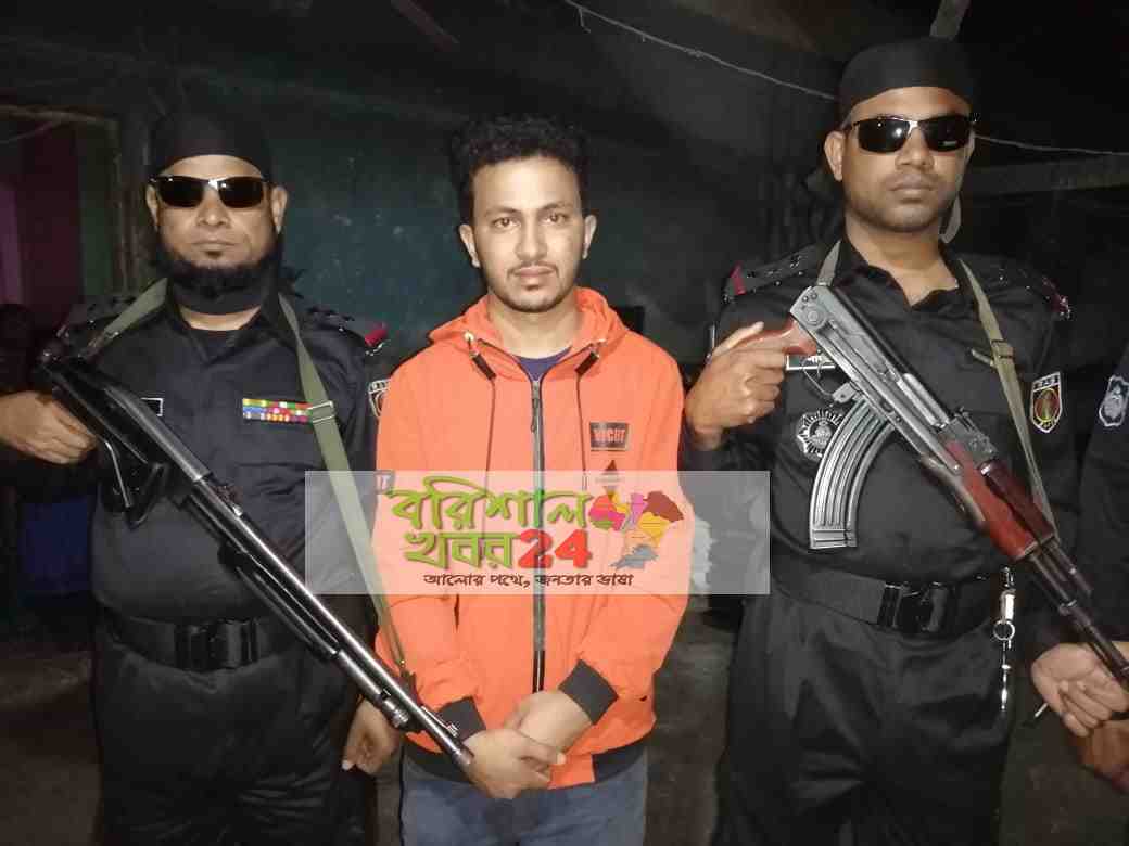 পটুয়াখালী জেলার দশমিনা থানা হতে নিষিদ্ধ পলিথিনসহ আটক ০১ জন