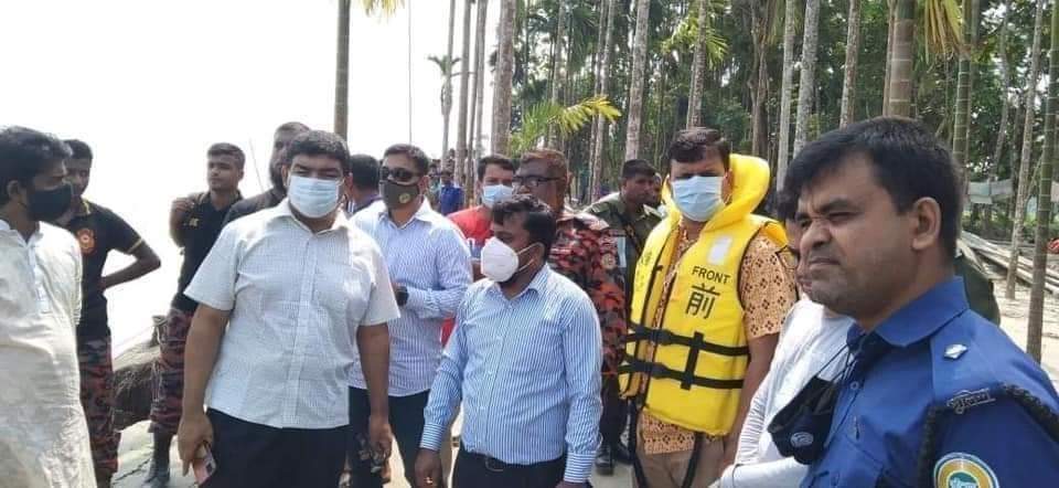 মেহেন্দিগঞ্জে মা ইলিশ রক্ষা অভিযানে জেলেদের হামলায় ইউএনওসহ আহত-৩