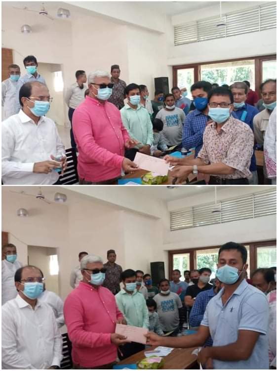 শারদীয় দুর্গাপূজা উপলক্ষে প্রধানমন্ত্রীর বিশেষ উপহার বিতরন করেন এমপি শাহে আলম
