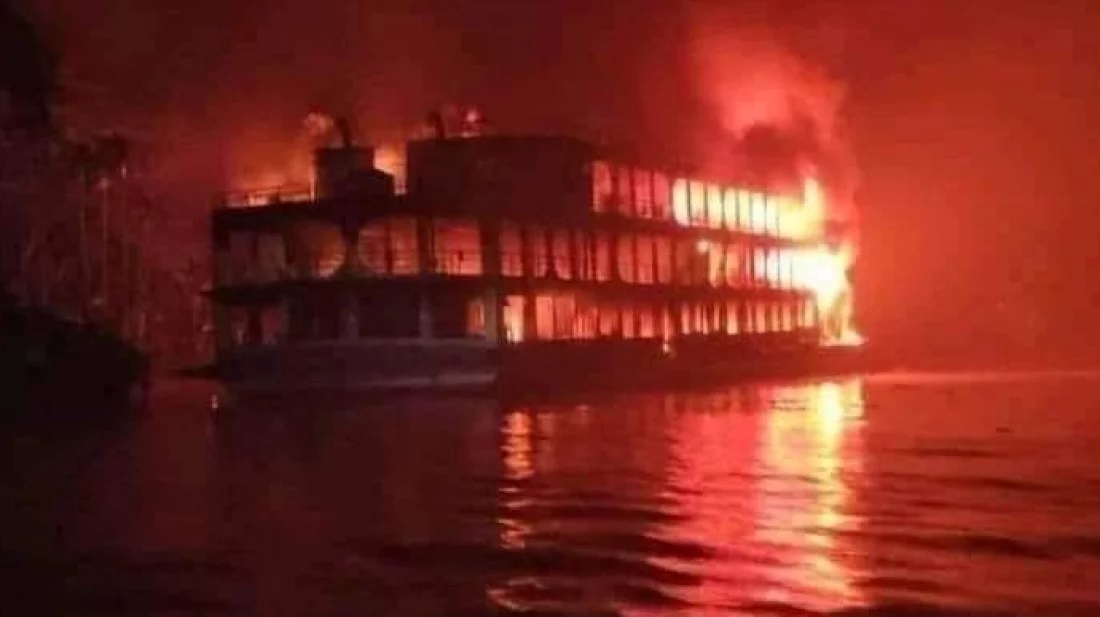 সুগন্ধা ট্র্যাজেডিতে লাশের সারি ॥ চলন্ত লঞ্চে শেষ রাতে ভয়াবহ আগুন