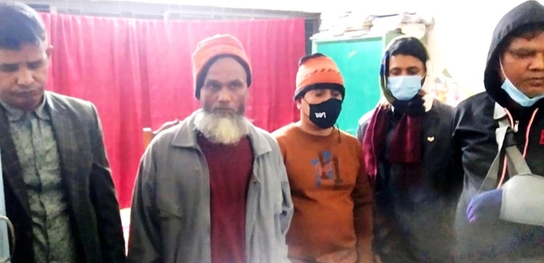 রাজাপুরে পুলিশ সদস্য ও বেতাগীর খাদ্য গুদাম কর্মকর্তাসহ ৫ জুয়ারি আটক