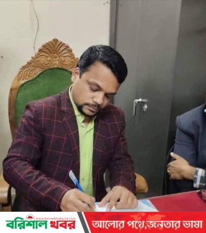 নেছারাবাদে প্রচারবিমুখ গরীবের ডাক্তার আসাদুজ্জামান