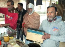 বিবিসি বাংলার রেডিও সম্প্রচার বন্ধ: হতাশায় বিবিসি বাজারের মানুষ