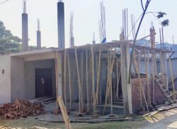 পাবলিক টয়লেট দখল করে হোটেল বানাচ্ছেন জমির মালিক!
