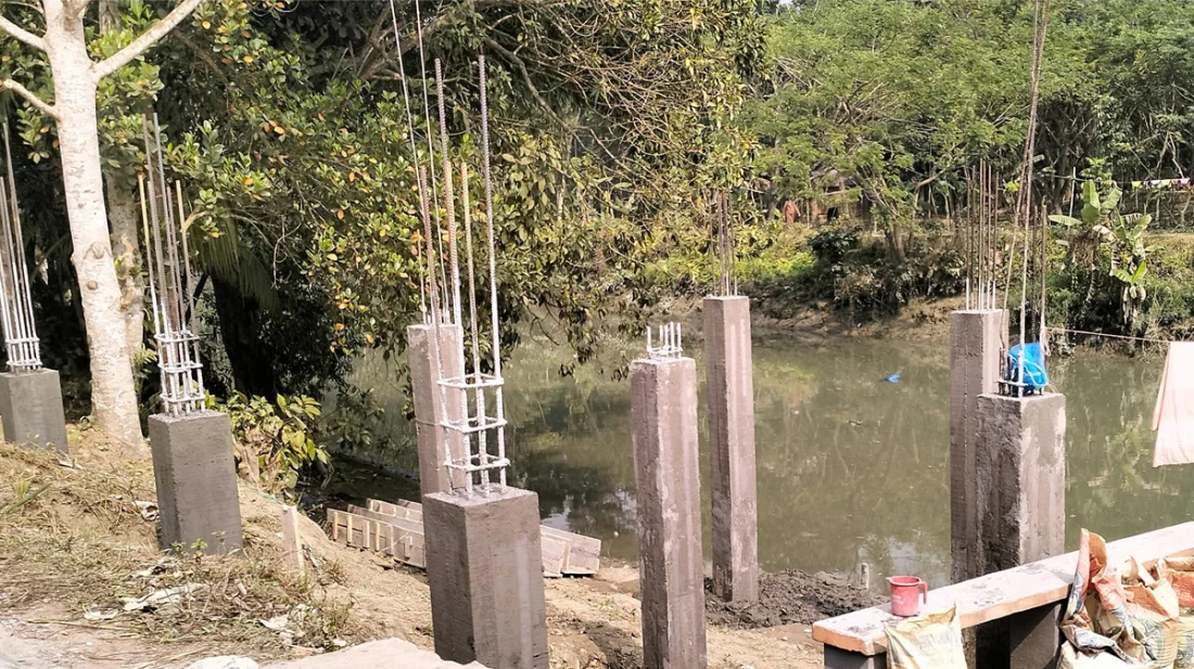 বরিশালের গৌরনদী উপজেলার সরিকল এলাকায় খাল দখল করে ভবন নির্মাণের অভিযোগ