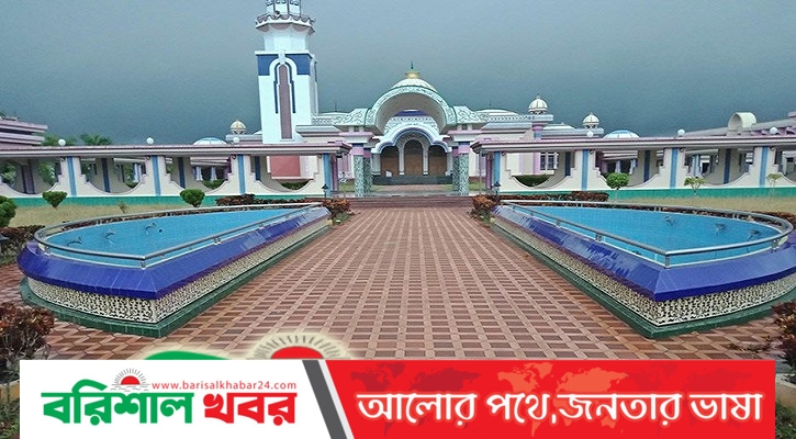 গুঠিয়া মসজিদ: এশিয়ার অন্যতম বৃহৎ জামে মসজিদ 