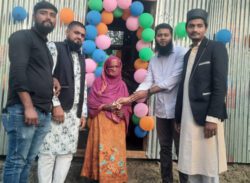 অসহায়কে ঘর উপহার দিলেন মানবিক পুলিশ সদস্য জীবন মাহমুদ