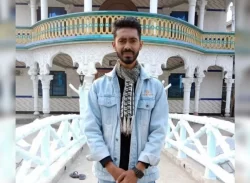 গভীর রাতে ফেসবুকে ‘সরি’ লিখে ভোরে ঝুললেন ফাঁসিতে