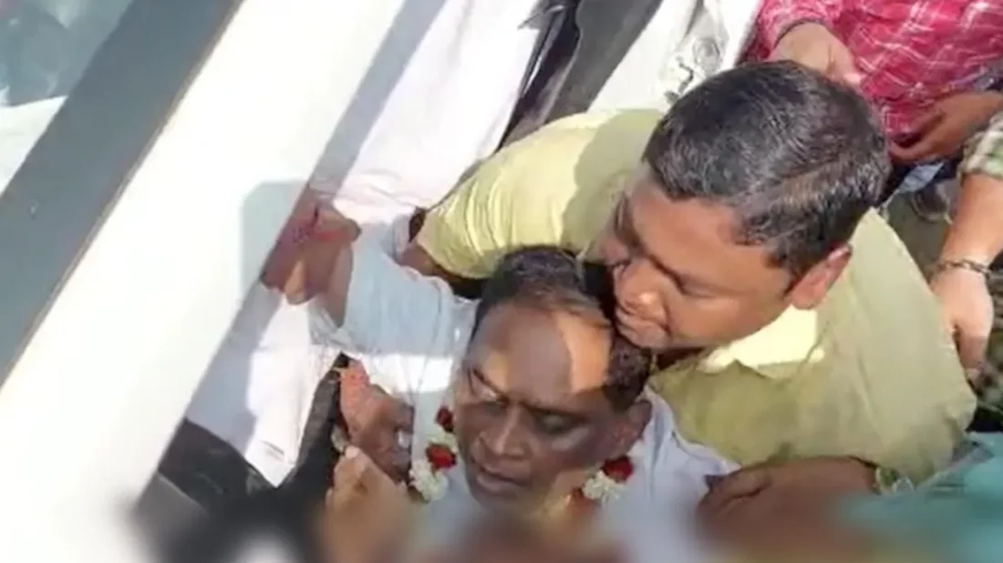 ভারতে মন্ত্রীর বুকে পুলিশের গুলি, অবশেষে হাসপাতালে মৃত্যু