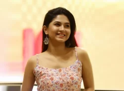 স্পর্শিয়ার ‘এখানে নোঙর’