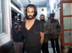 গাড়ি থামিয়ে ছিনতাইচেষ্টা, পুলিশের হাতে র‌্যাব সদস্য গ্রেফতার