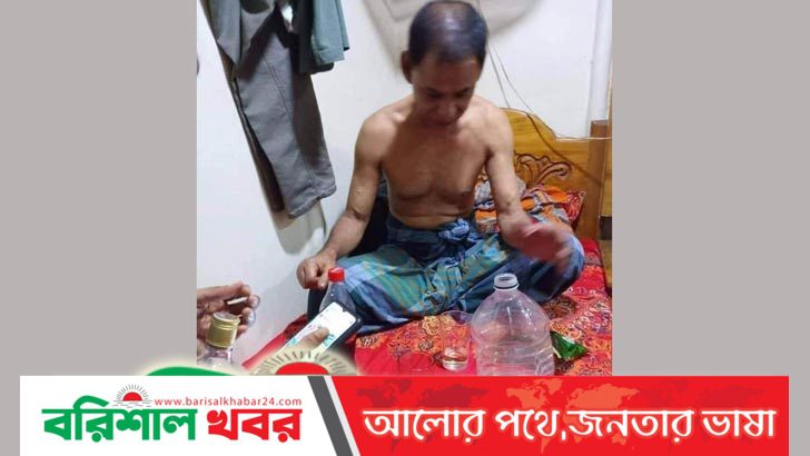 বাউফলে  আ’লীগ নেতার মদপানের ছবি ভাইরাল