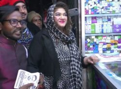 গভীর রাতে হিরো আলমের ভোটের প্রচারে মুনমুন