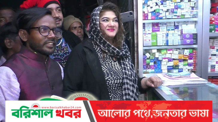 গভীর রাতে হিরো আলমের ভোটের প্রচারে মুনমুন