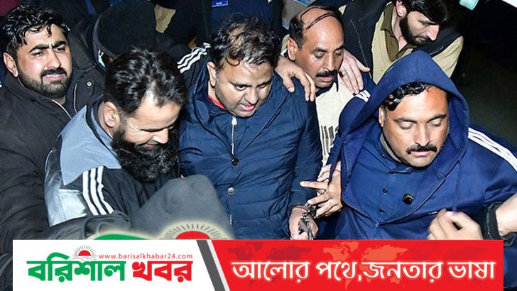 পুলিশি হেফাজতে পিটিআই মুখপাত্রকে নির্যাতন!