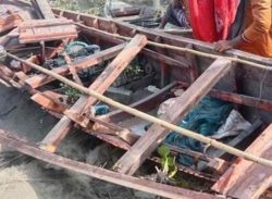 বরিশালে লঞ্চের ধাক্কায় দুই জেলে নিখোঁজ, ভাংচুর-লুটের অভিযোগ