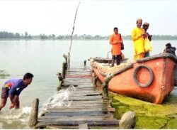 কলাপাড়ায় খেয়া পারাপারের নামে চলছে নিরব চাঁদাবাজি
