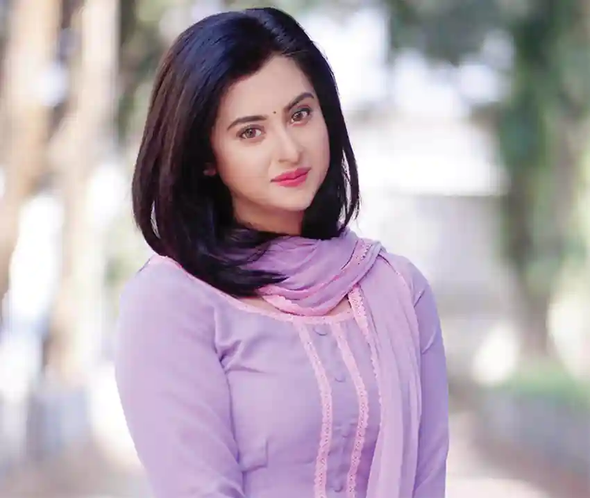 নতুন সিনেমায় বুবলী
