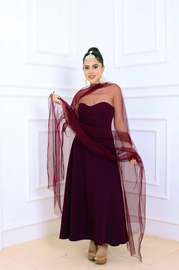তোপের মুখে উরফি জাভেদ