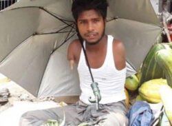 পা দিয়ে লিখে এইচএসসি পরীক্ষায় উত্তীর্ণ জসিম