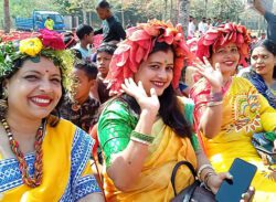 শিমুল বাগানে ‘ফাগুনের আগুন