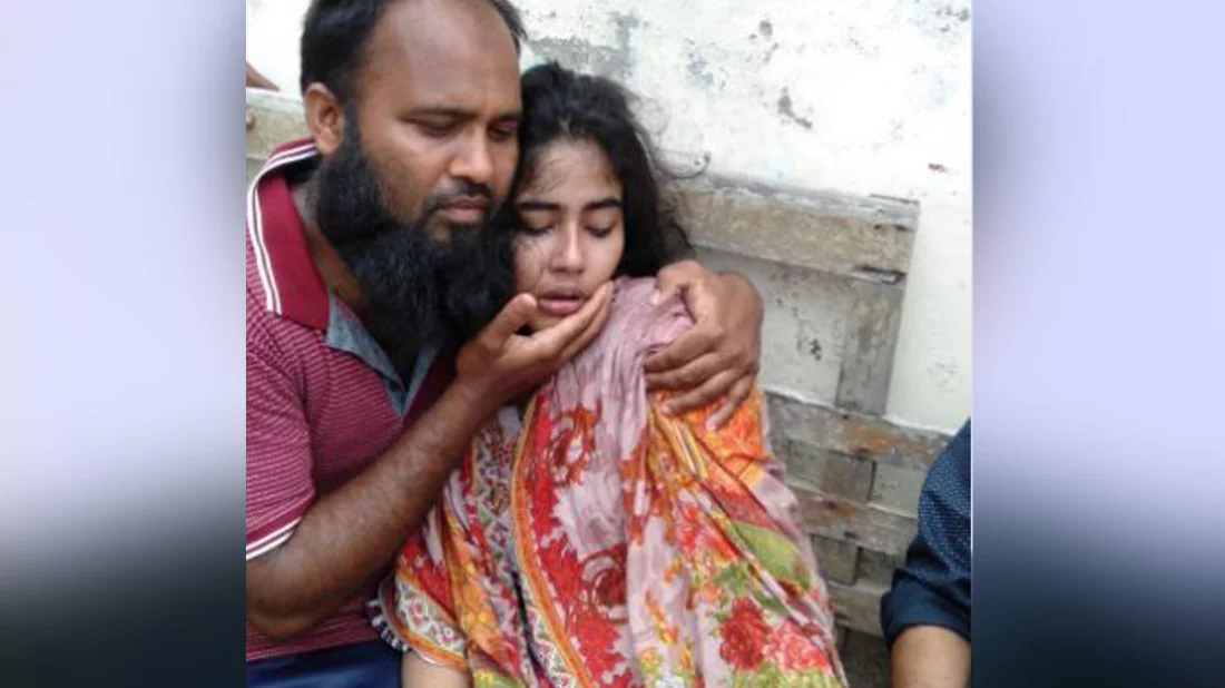 মাদারীপুরে সড়কে নিহত ২০ ‘আফসানা তুই ফিরে আয়, আমি কাকে নিয়ে থাকব’