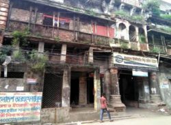 কয়েক হাজার ঝুঁকিপূর্ণ ভবনে মানুষের বসবাস