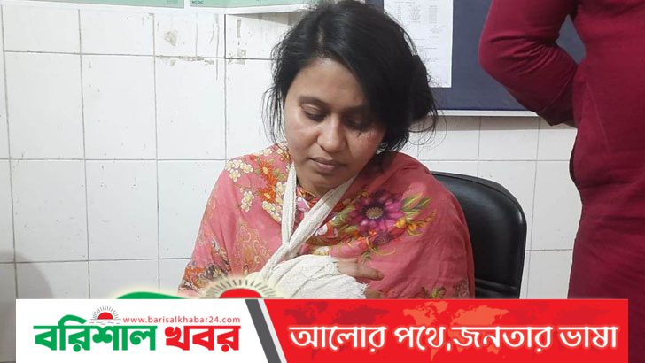 মেয়েকে কুপিয়ে জখম করলেন বাবা!