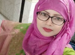 স্বকীয়  বৈশিষ্ট্য চৈতন্য বীর  : রোকেয়া মুন্নি