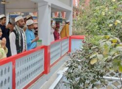 ছারছীনার পীর, বিশিষ্ট ইসলামী ব্যক্তিত্ব, ধর্ম প্রচারক আল্লামা মরহুম নেছারুদ্দীন আহমাদ (রহ) এর মাজার জিয়ারত