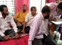 তালতলীতে নকল সরবরাহের দায়ে শিক্ষকসহ আটক ১০