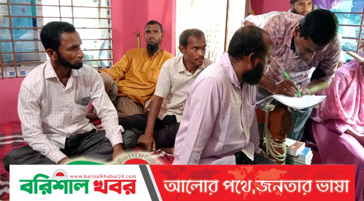 তালতলীতে নকল সরবরাহের দায়ে শিক্ষকসহ আটক ১০