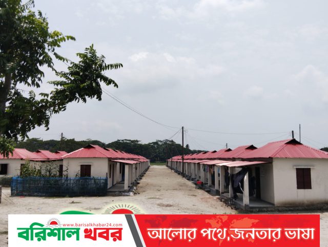রাজাপুরে আশ্রয়ণের ঘর বিতরণে ঘুষ নেওয়ার অভিযোগ ইউপি সদস্যদের বিরুদ্ধে