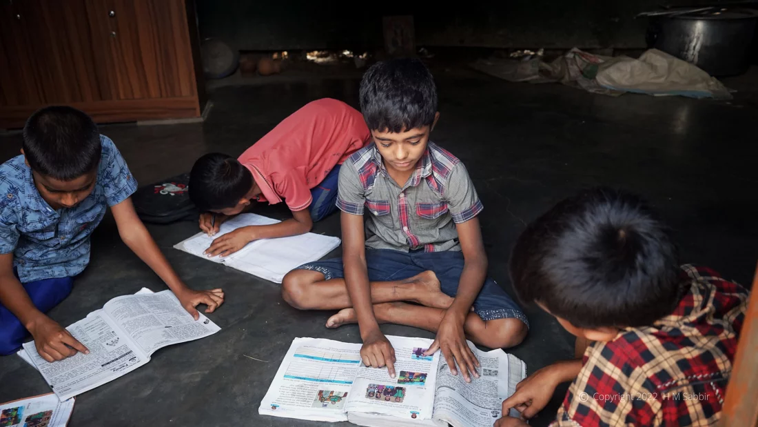 `আমি পাড়ি দেবো দূর দুরান্ত, মহাকাশ-মহাশুন্য` হয়তো এসব চিন্তা নিয়েই পাঠ্যবইয়ে মনোযোগী