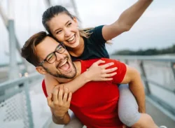 মানুষ সম্পর্কে জড়ায় যে কারণে