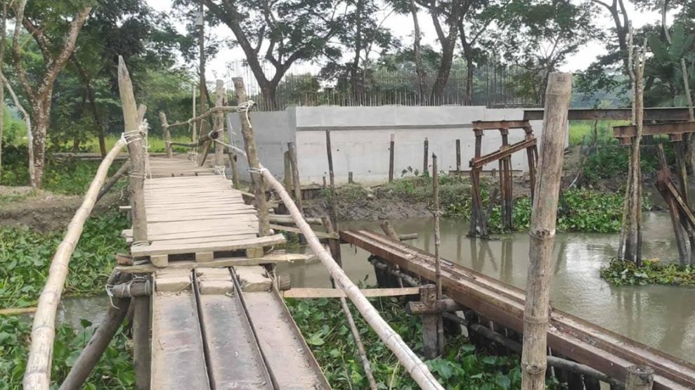 কাজ ফেলে পালিয়েছে মাফিয়া আমু’র ঘনিষ্ঠ ঠিকাদার