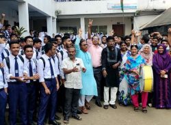 ময়মনসিংহে পাশের হার ৫১.৫৪, মেয়েরা এগিয়ে