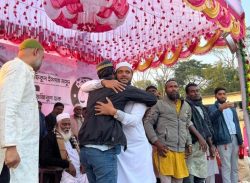 বাউফলে অর্ধশত নেতাকর্মী নিয়ে জামায়াতে যোগ দিলেন স্বেচ্ছাসেবক দল নেতা
