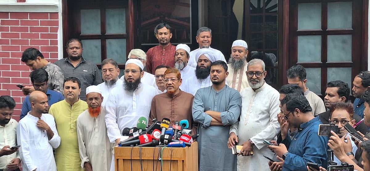 আওয়ামী লীগ-বিএনপির সমঝোতা স্পষ্ট, থলের বিড়াল বেরোনোর ভয়ে নীরব বিএনপি: আযাদ