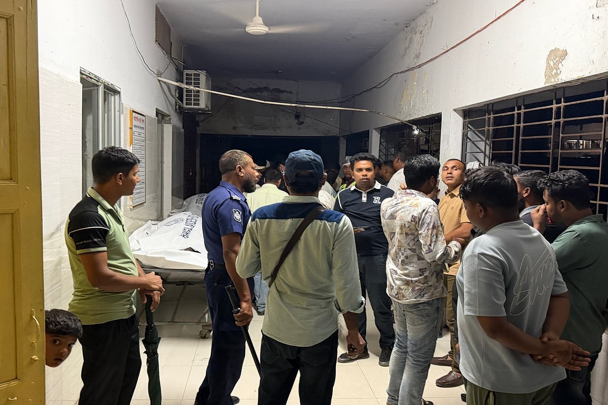 কার্যক্রম নিষিদ্ধ শ্রমিক লীগ নেতা ও তাঁর ভাতিজাকে গুলি করে হত্যা