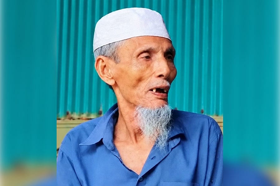 গার্ড অব অনার নিয়ে উত্তেজনার পর গভীর রাতে সাঈদীর মামলার সাক্ষীর দাফন