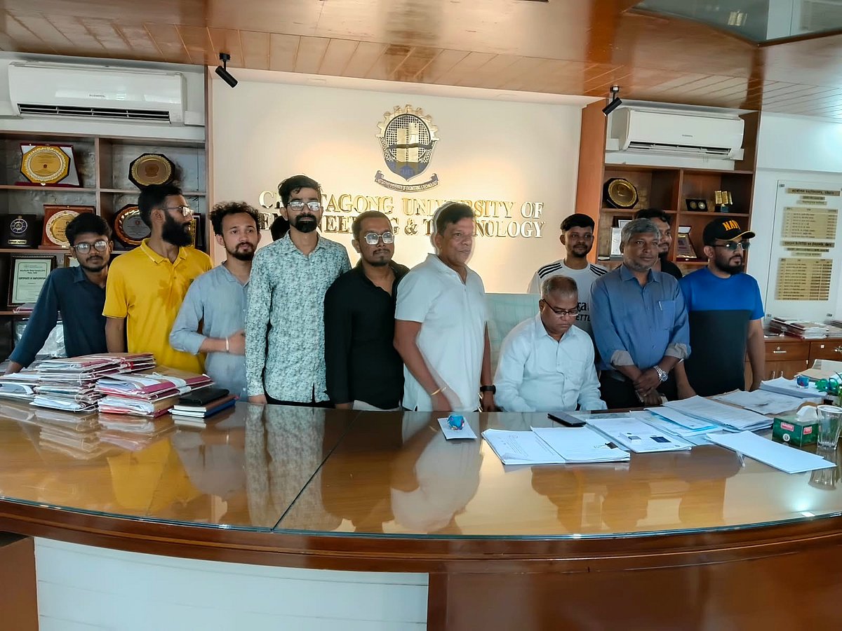 চুয়েট উপাচার্যের চেয়ারে কেন সরকারের ছায়া!