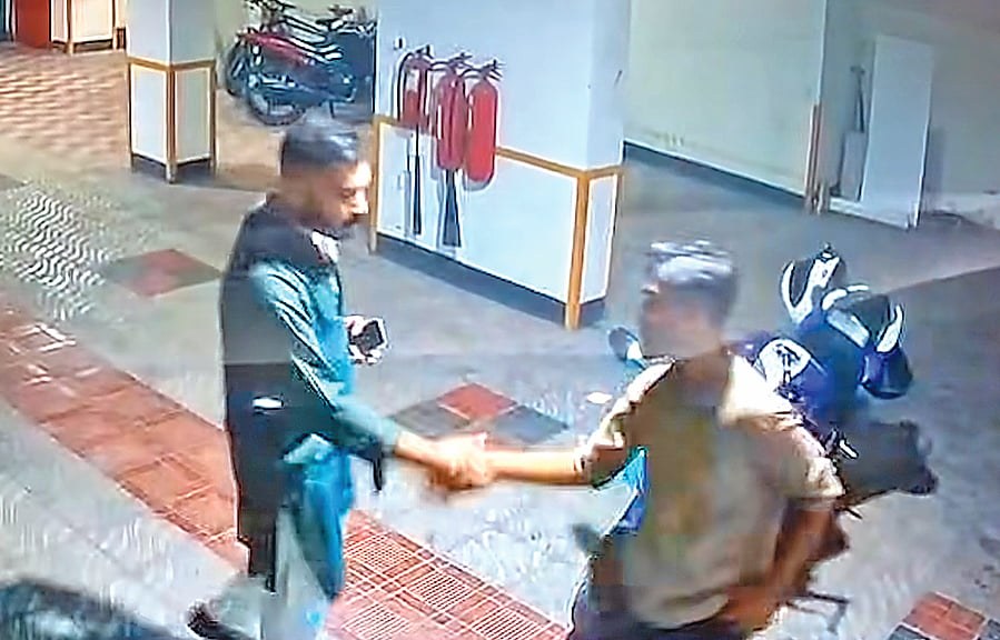 তাহসিফের মৃত্যু: ধাওয়া দেওয়া ব্যক্তিরা কি মাদক কারবারি, নাকি পুলিশ—সেই প্রশ্নের উত্তর খুঁজছেন তদন্তকারীরা