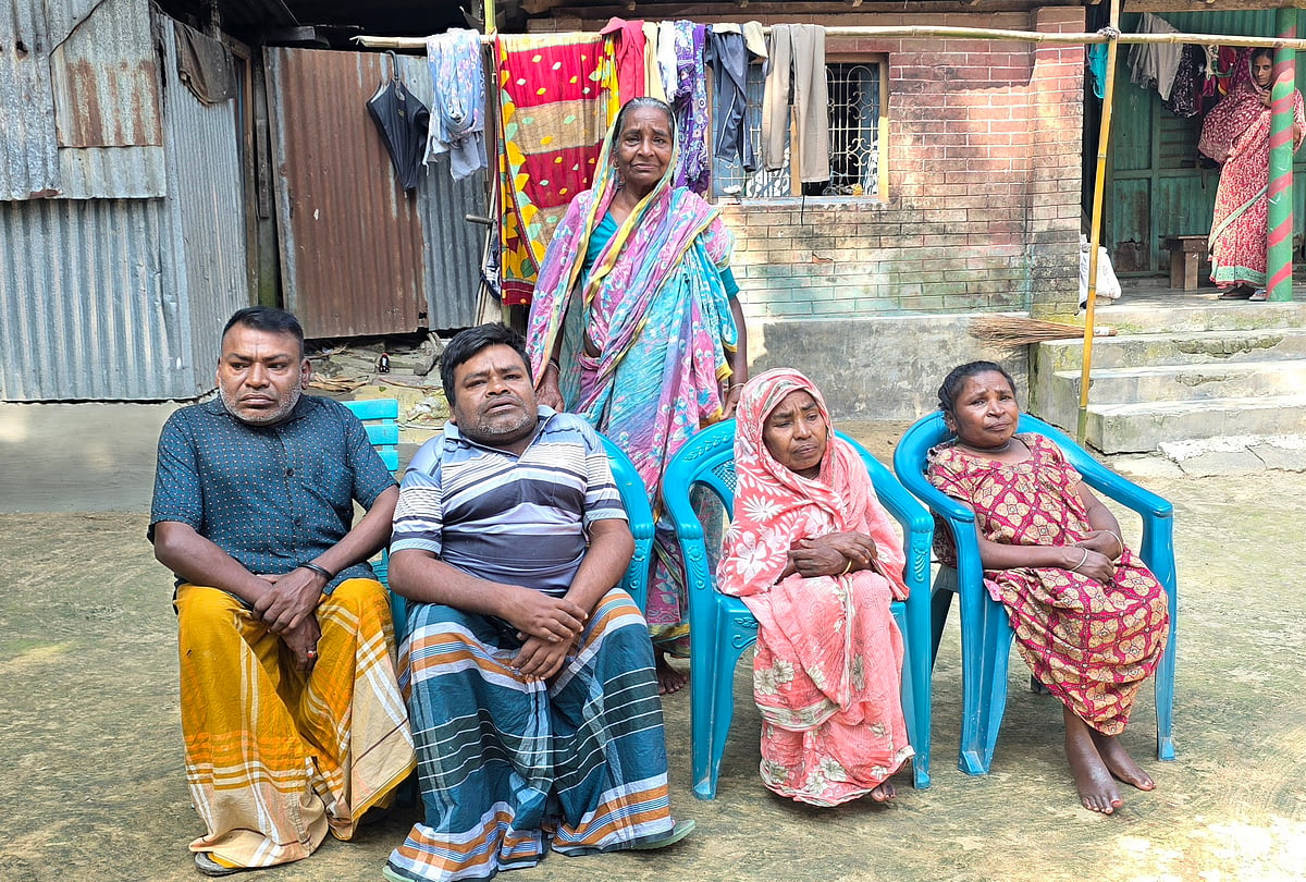 প্রতিবন্ধী চার ভাই-বোনের কষ্টের জীবন