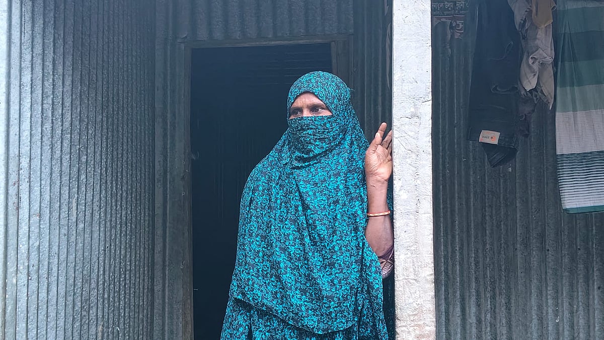 ফ্যামিলি কার্ডের কথা বলে বিধবার টিপসই নেওয়া হয়, পরে জানলেন ‘বিয়ে হয়ে গেছে’