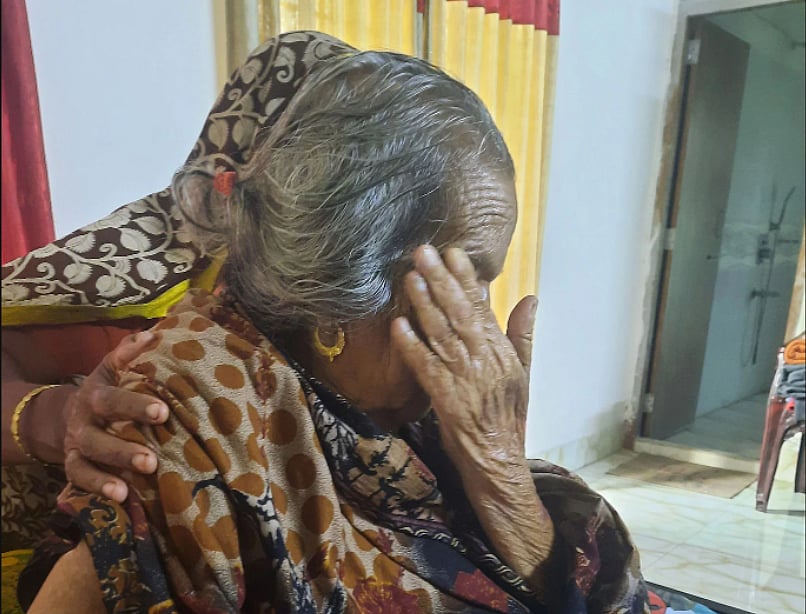 বার্ধক্যের ছোট ইচ্ছে, মায়েদের নিঃসঙ্গতা ও এক বাটি পায়া