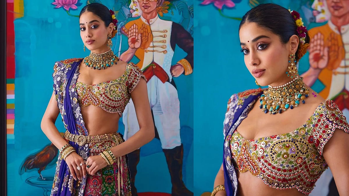 রঙিন লেহেঙ্গা, আয়নার কাজ আর সোনালি কোমরবন্ধে উৎসবের গ্ল্যামার ছড়ালেন জাহ্নবী কাপুর