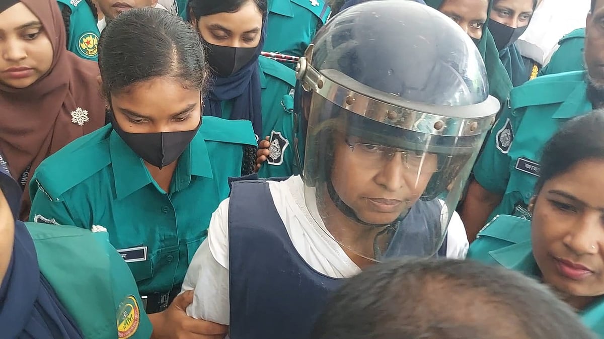 রিকশাচালক হত্যা মামলায় রিমান্ড শেষে কারাগারে দীপু মনি